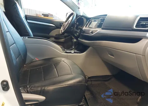 2019 Toyota Highlander Le z USA, uszkodzony, nr VIN 5TDBZRFH0KS978126